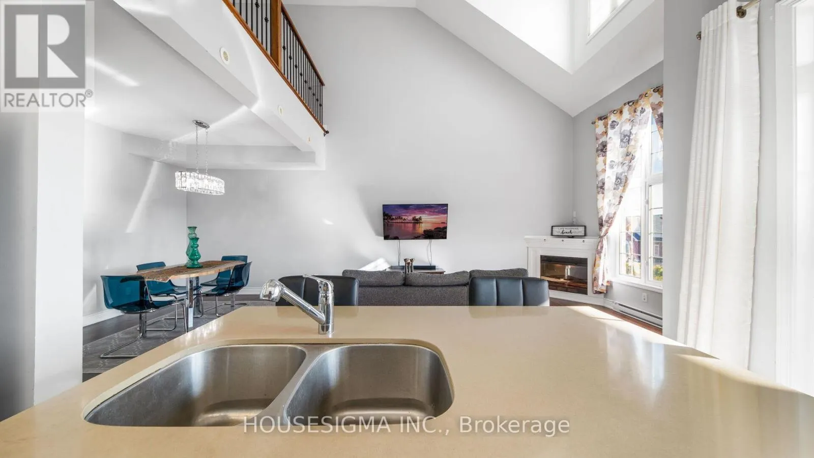 18 LOVEGROVE LANE