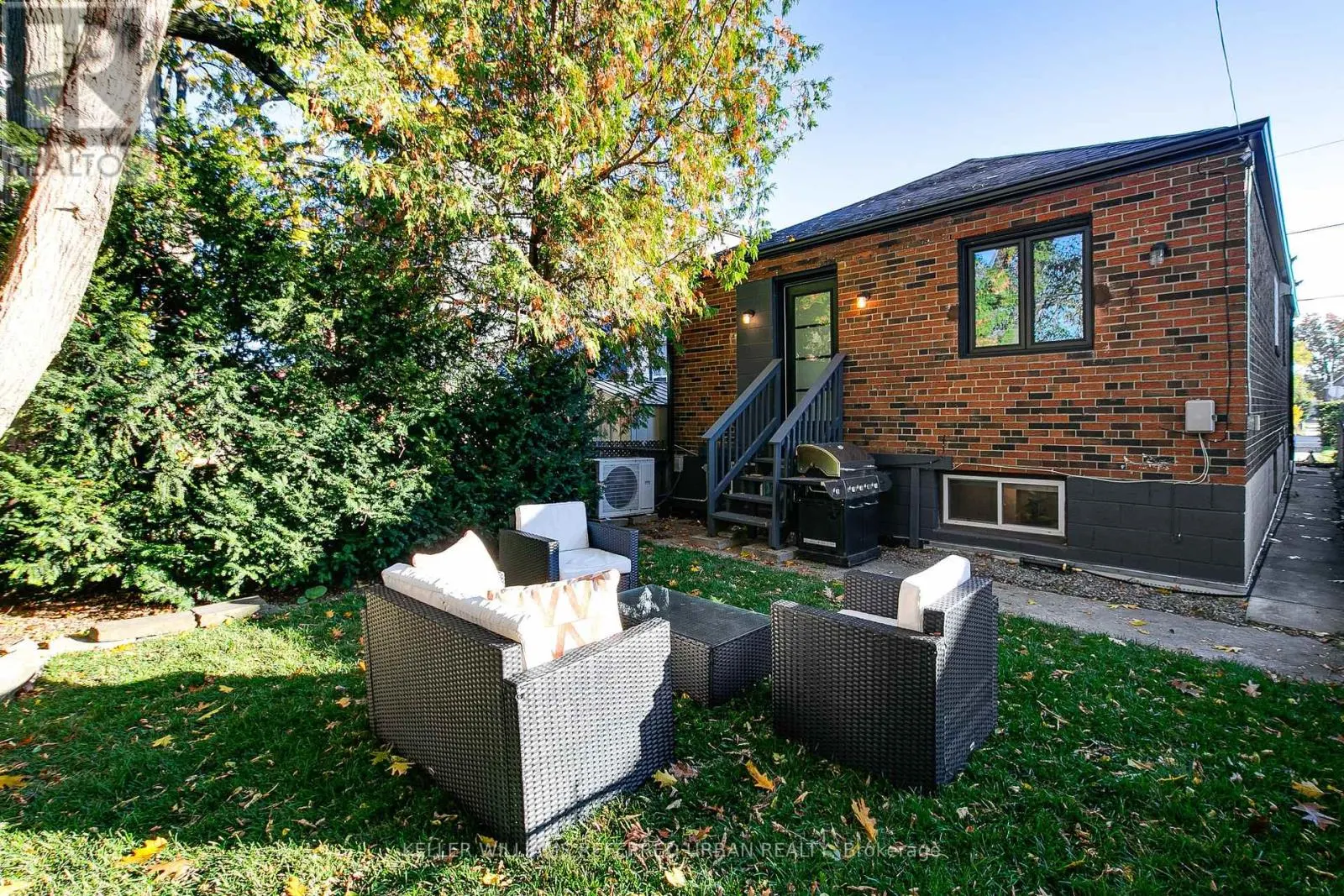 106 LEYTON AVENUE