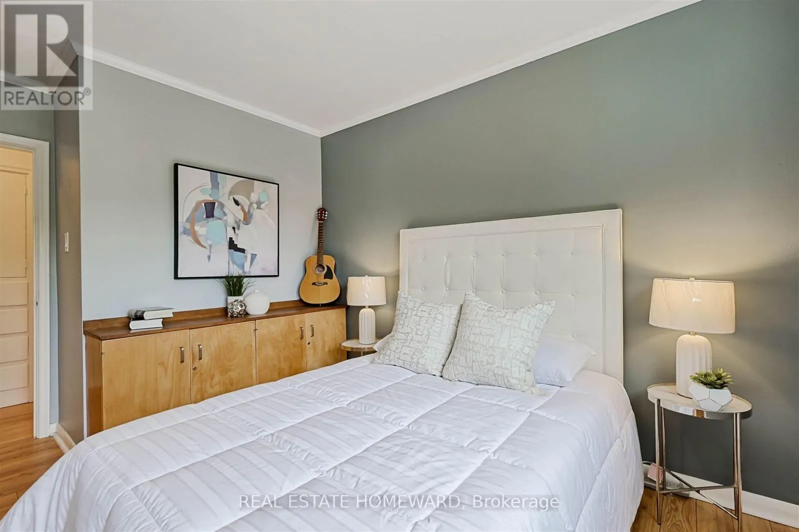 8 BURNVIEW CRESCENT