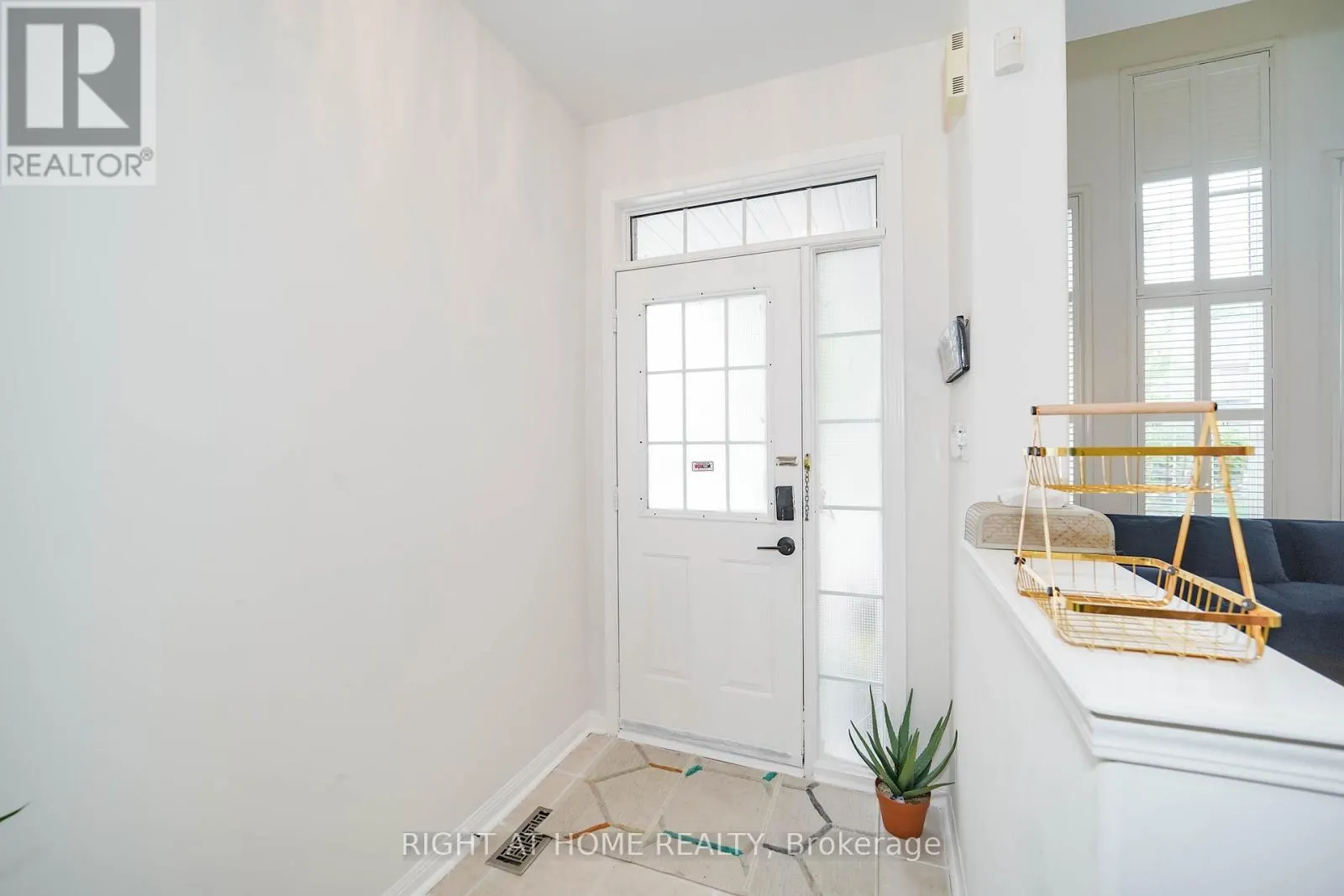 180 RAPONI CIRCLE