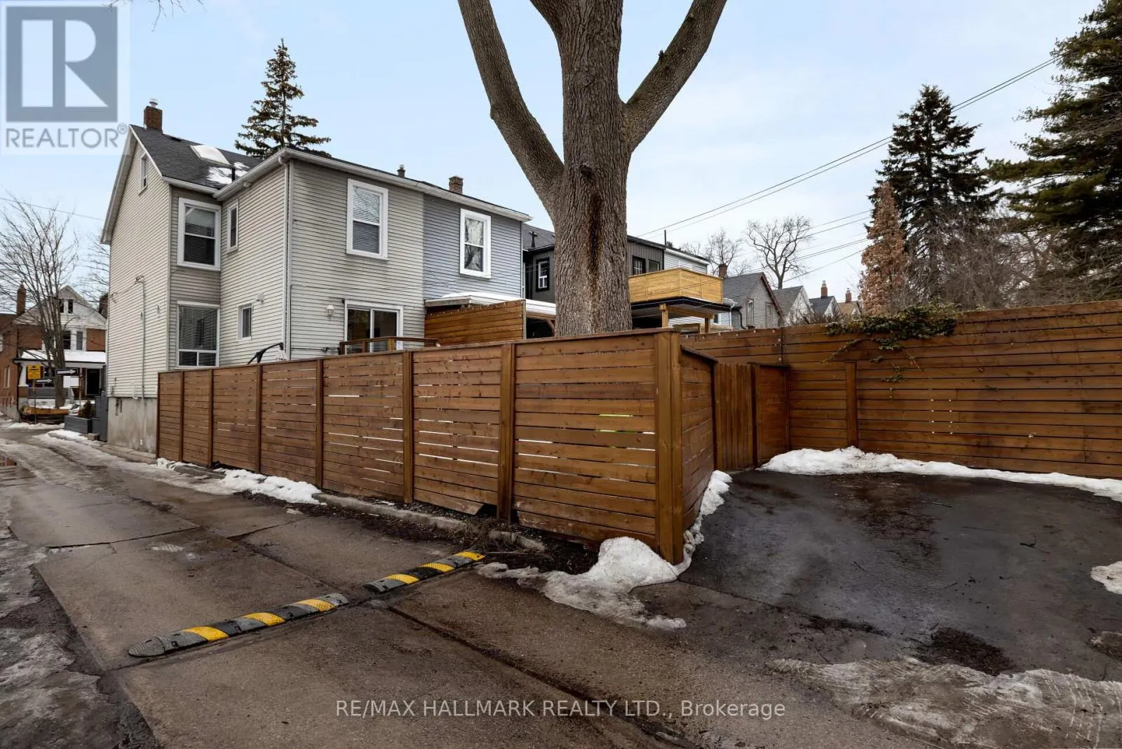 1 HERBERT AVENUE