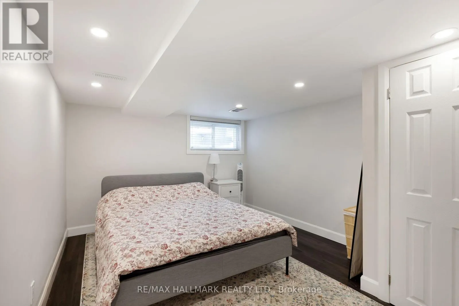 1 HERBERT AVENUE