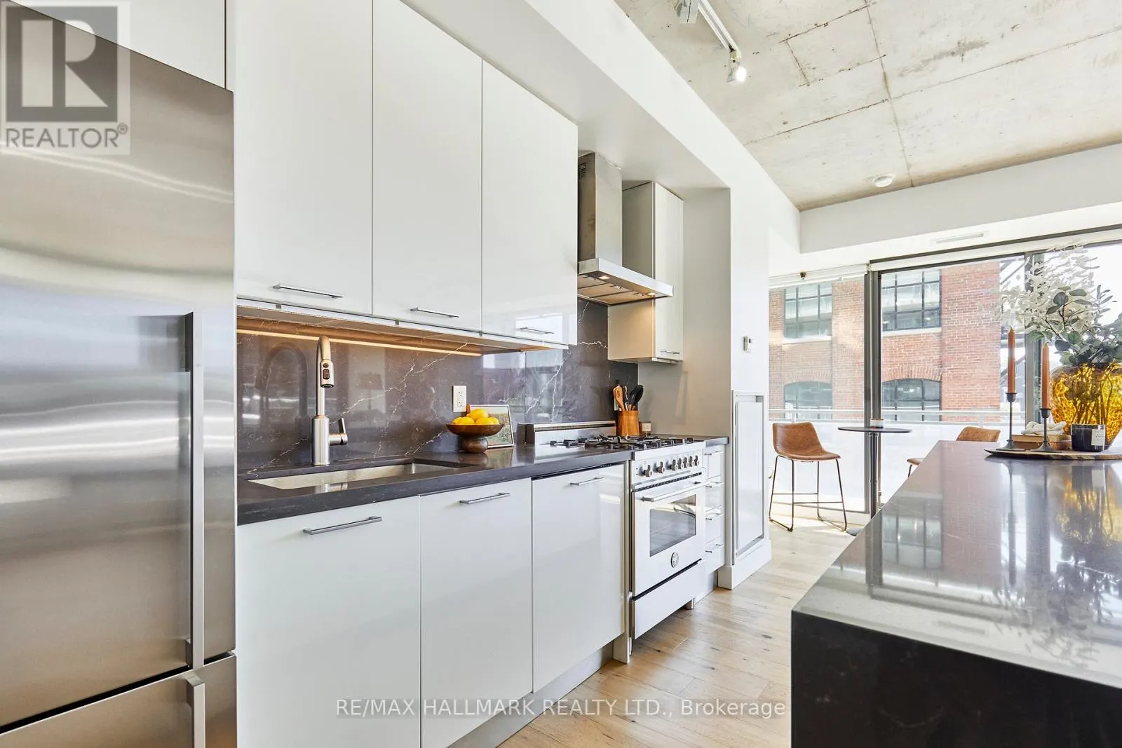 211 - 90 BROADVIEW AVENUE