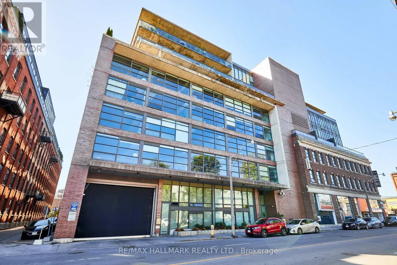 211 - 90 BROADVIEW AVENUE
