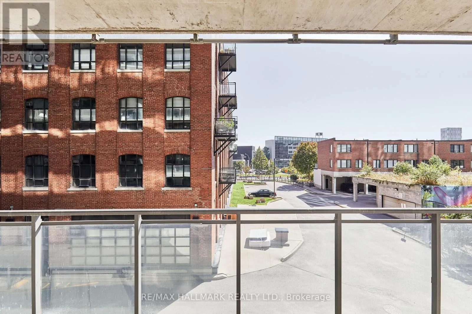 211 - 90 BROADVIEW AVENUE
