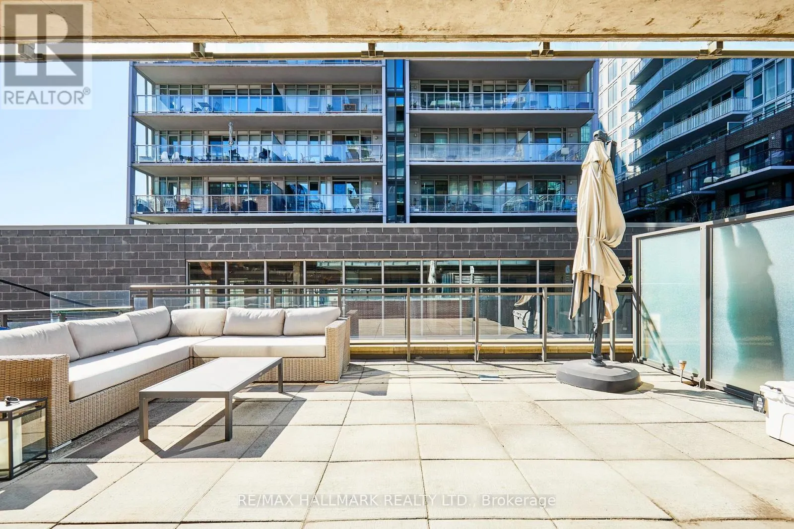 211 - 90 BROADVIEW AVENUE