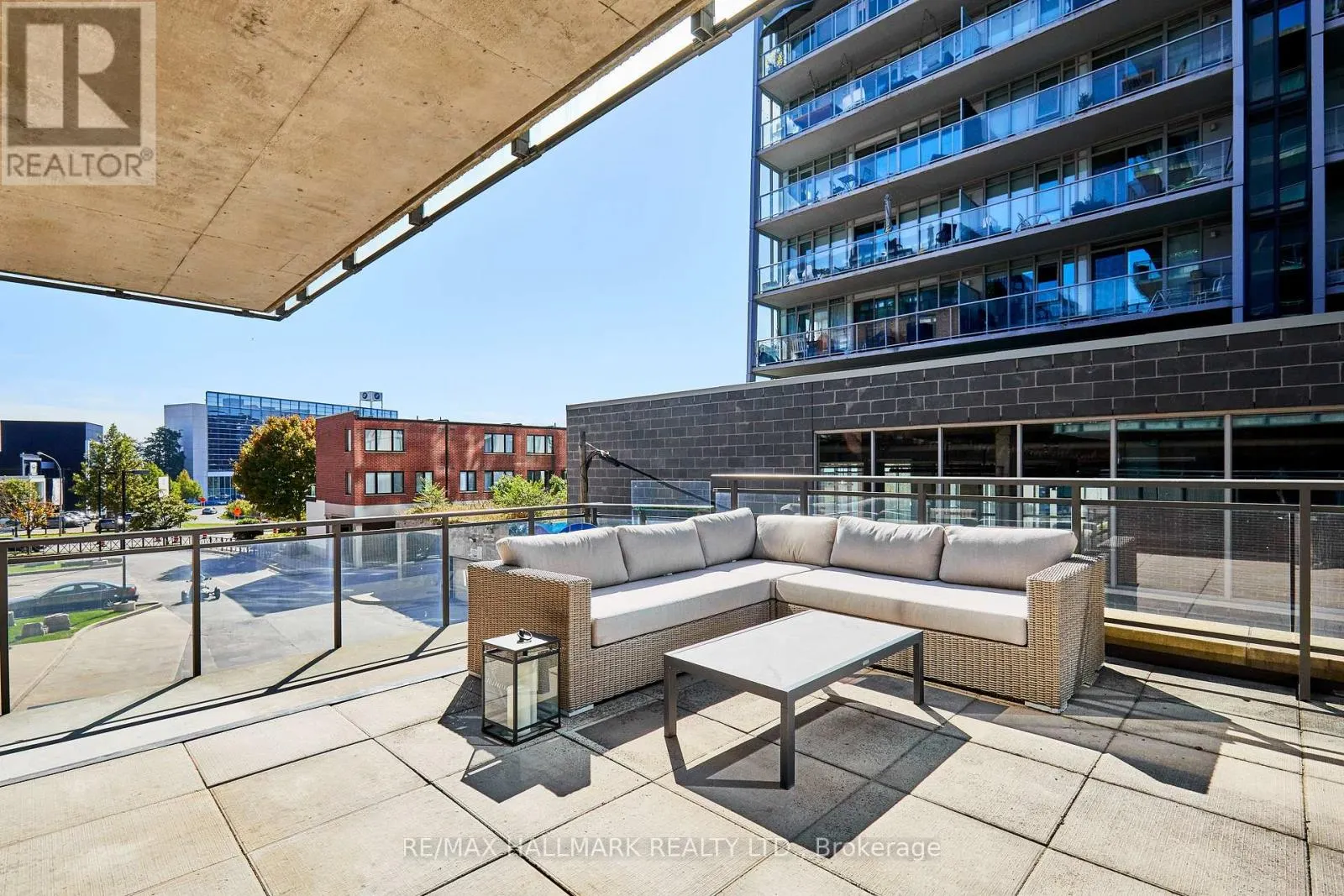 211 - 90 BROADVIEW AVENUE
