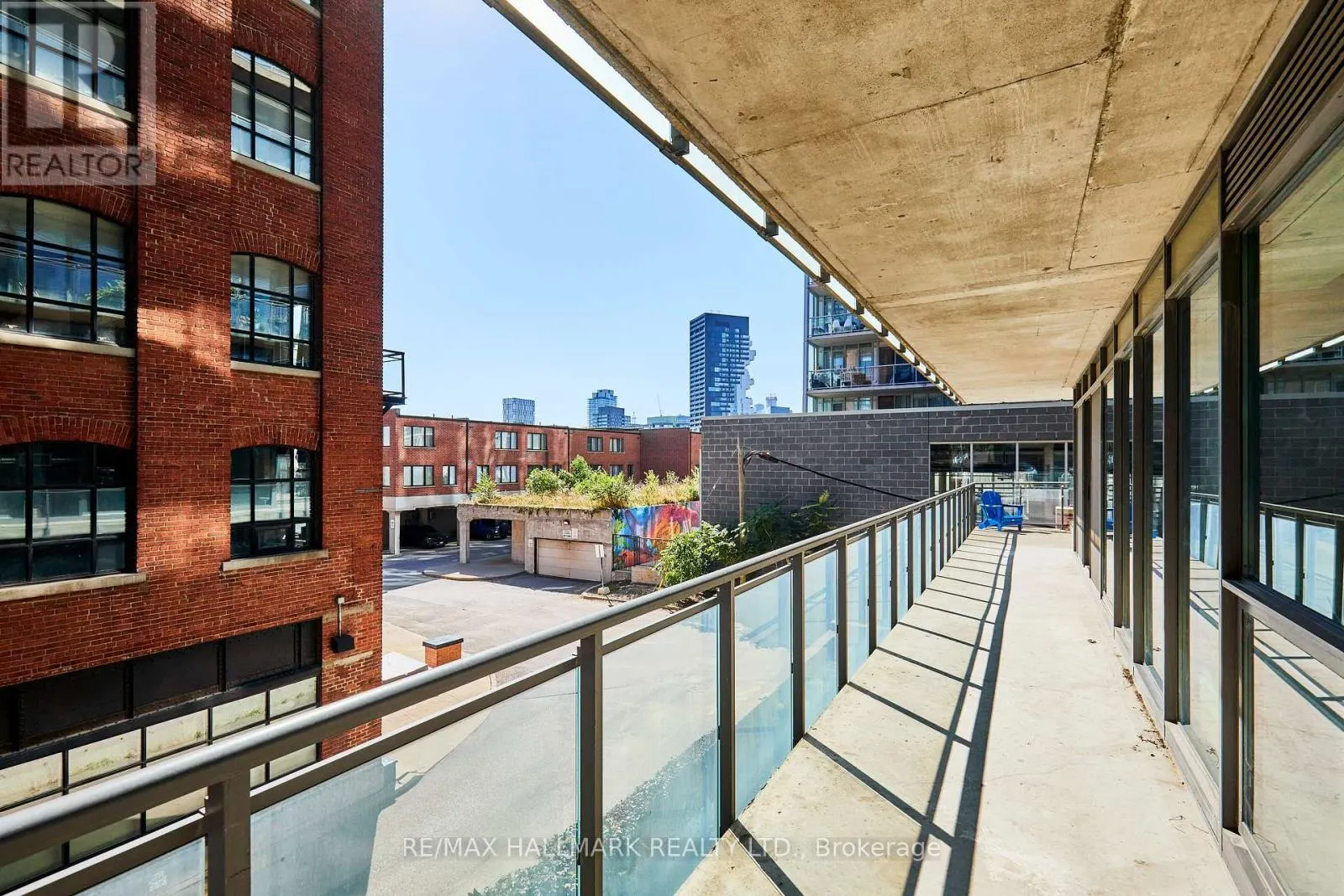 211 - 90 BROADVIEW AVENUE