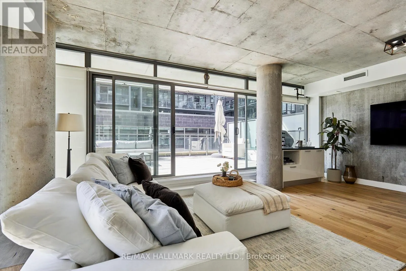 211 - 90 BROADVIEW AVENUE
