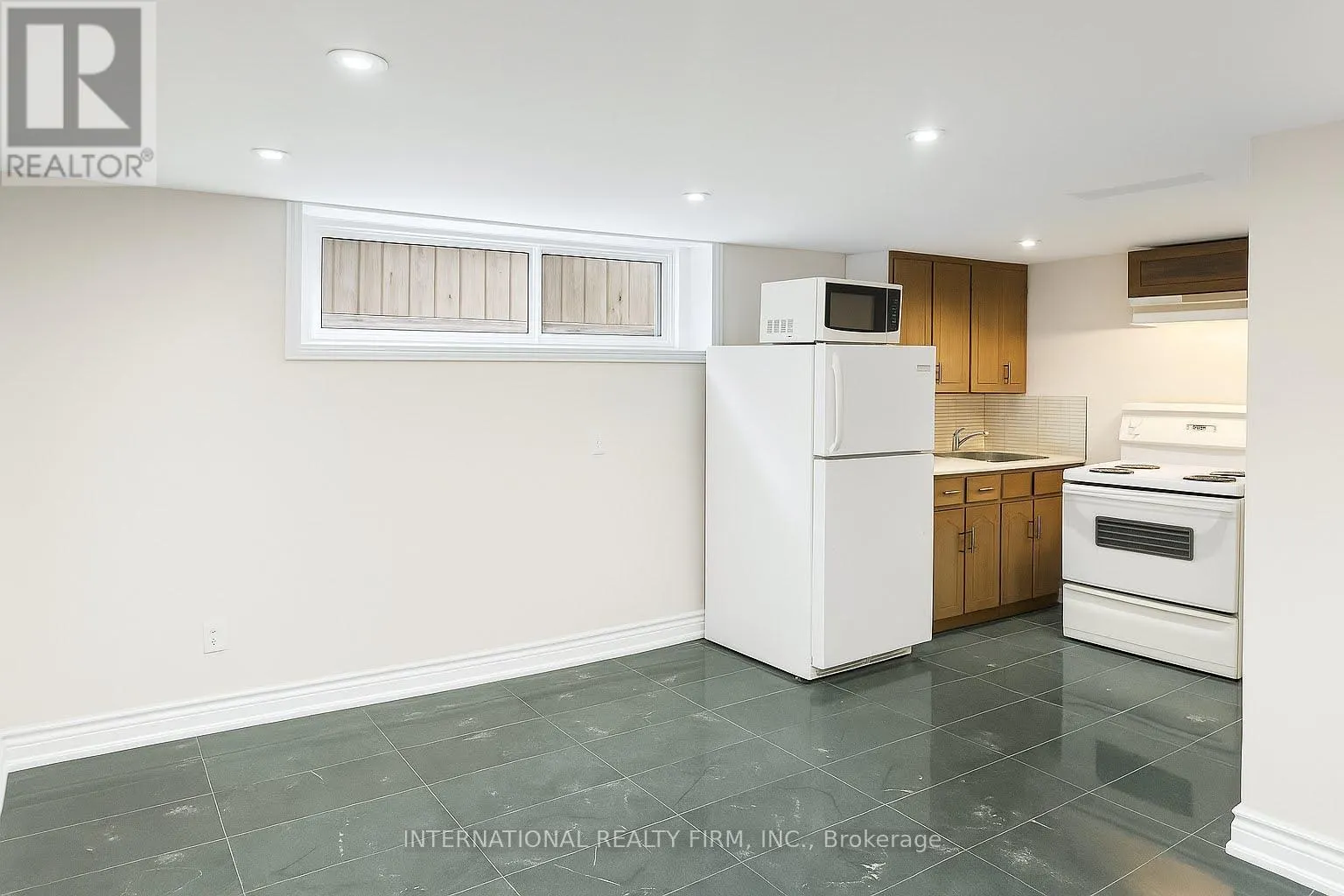 9 BENSHIRE DRIVE