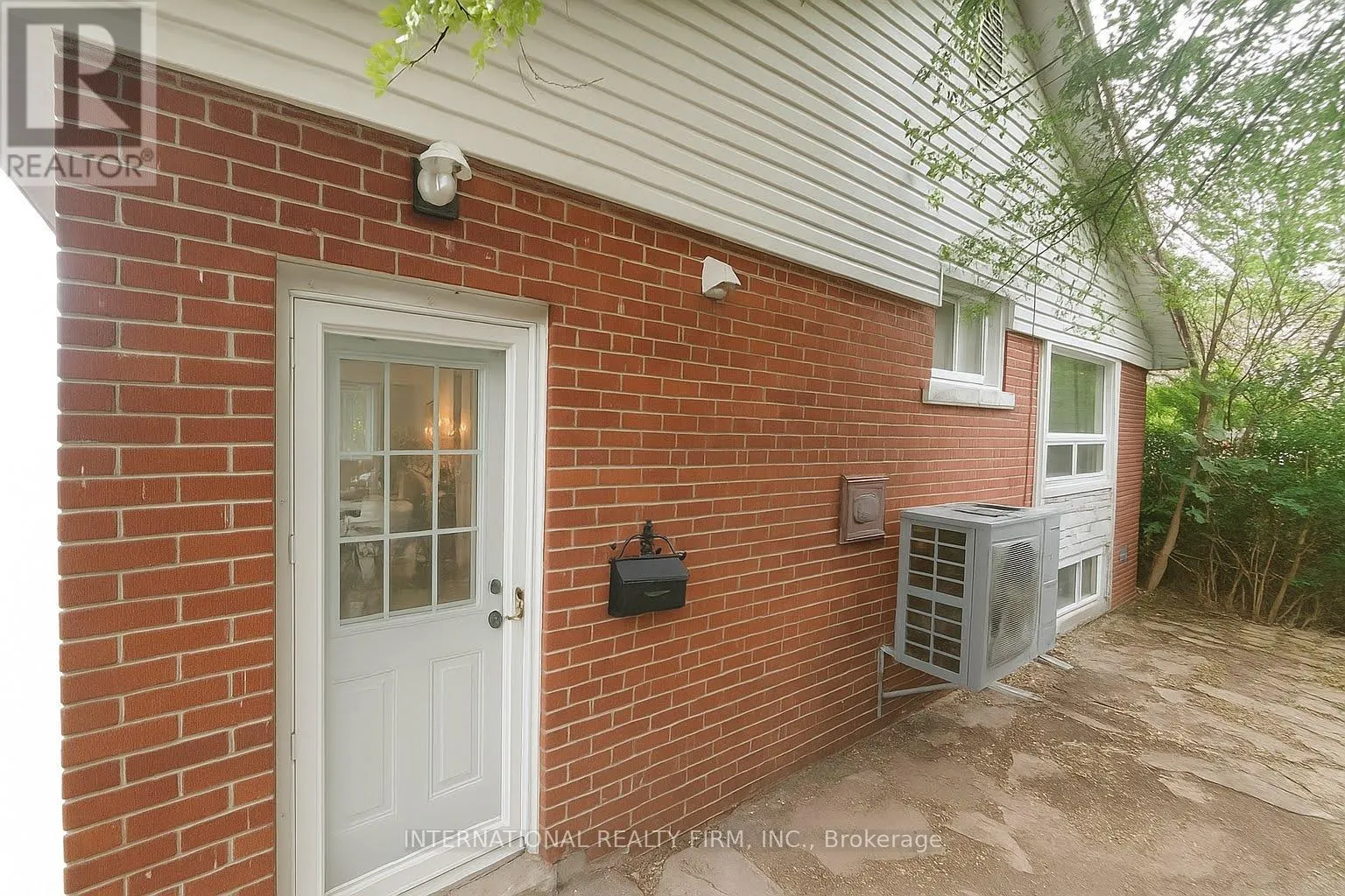 9 BENSHIRE DRIVE