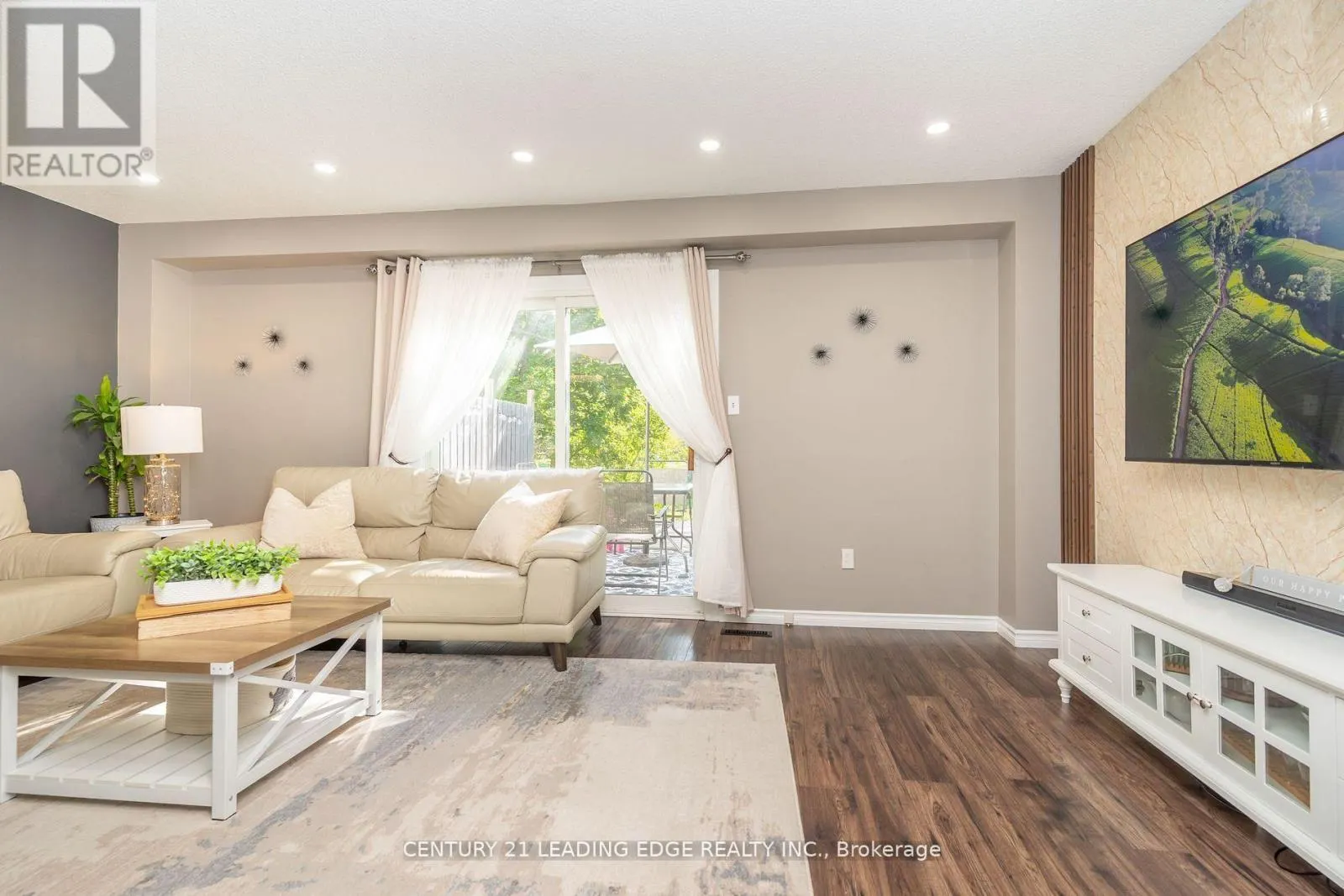 505 LANCELOT CRESCENT