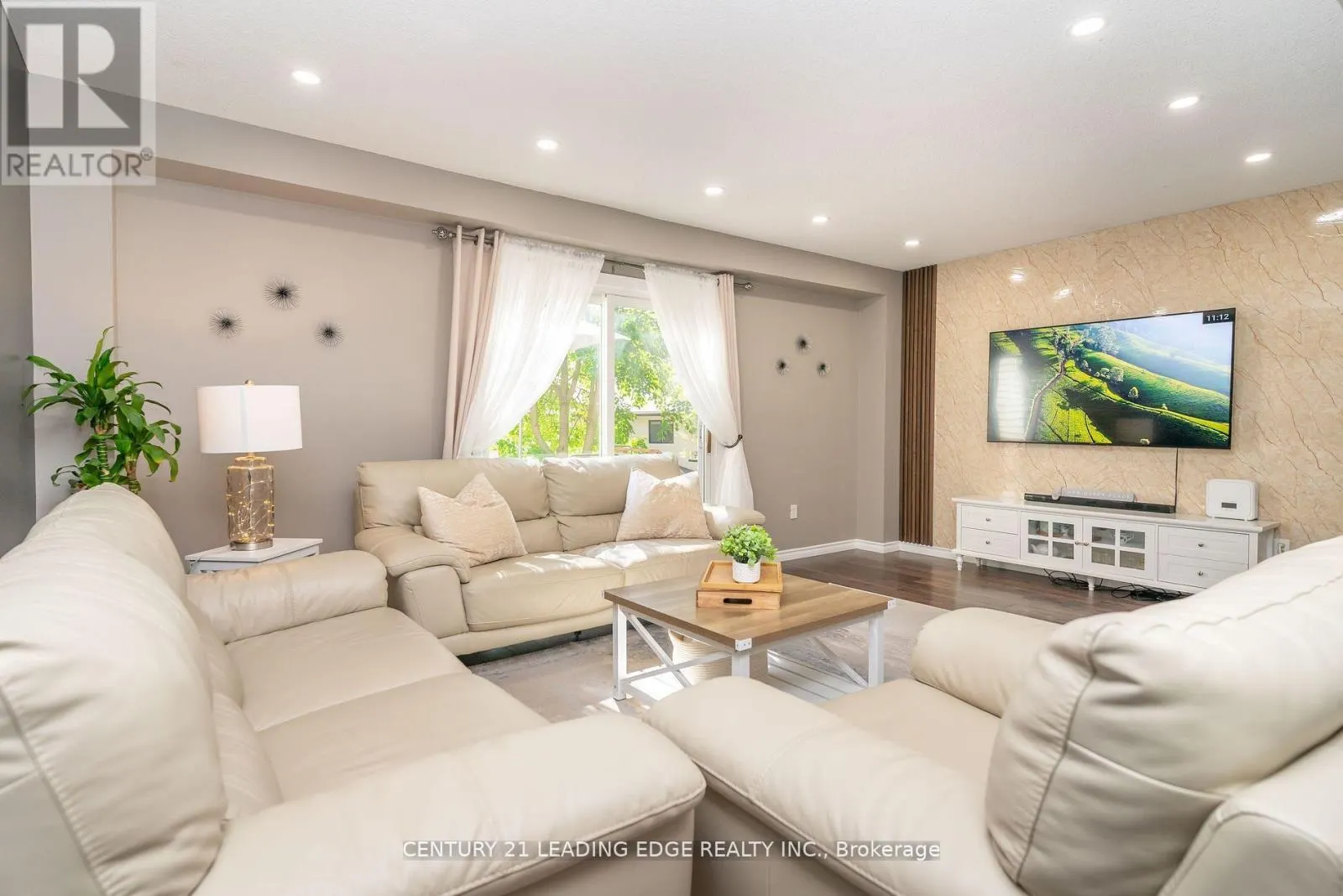 505 LANCELOT CRESCENT