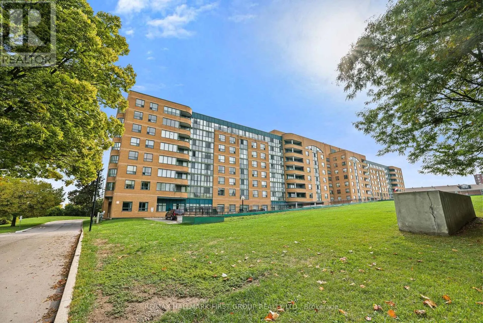 610 - 1665 PICKERING PARKWAY