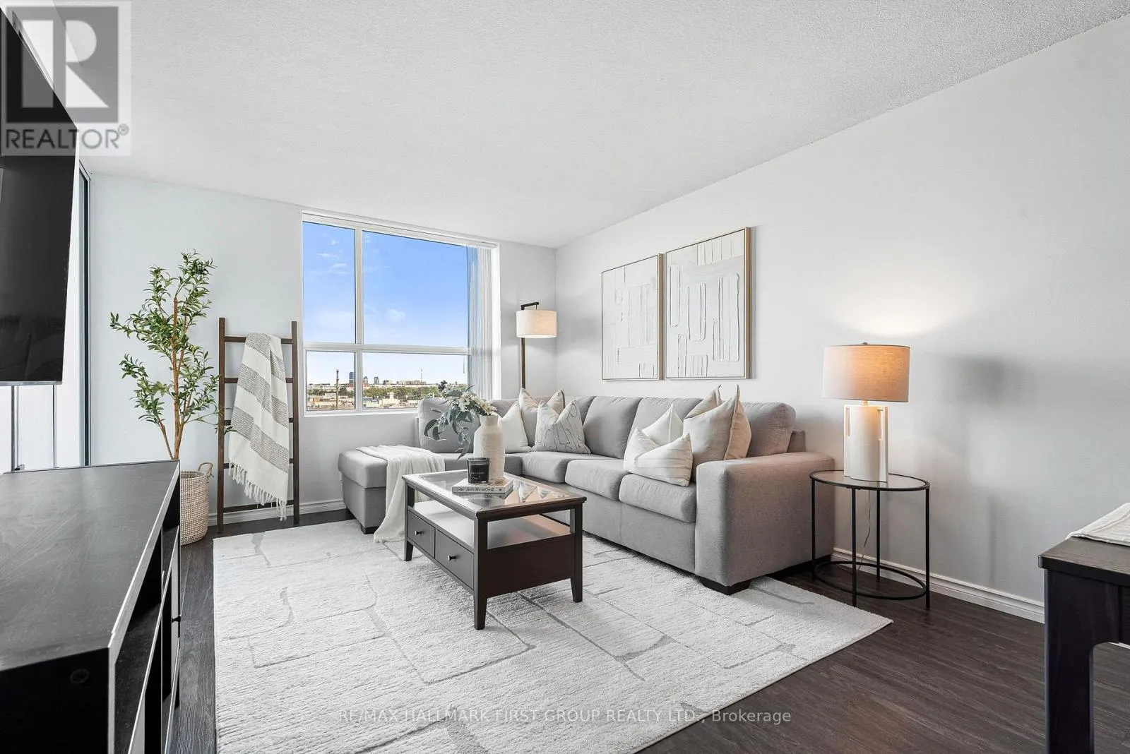610 - 1665 PICKERING PARKWAY