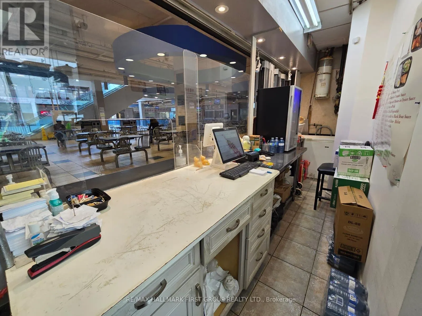 211 - 4438 SHEPPARD AVENUE E