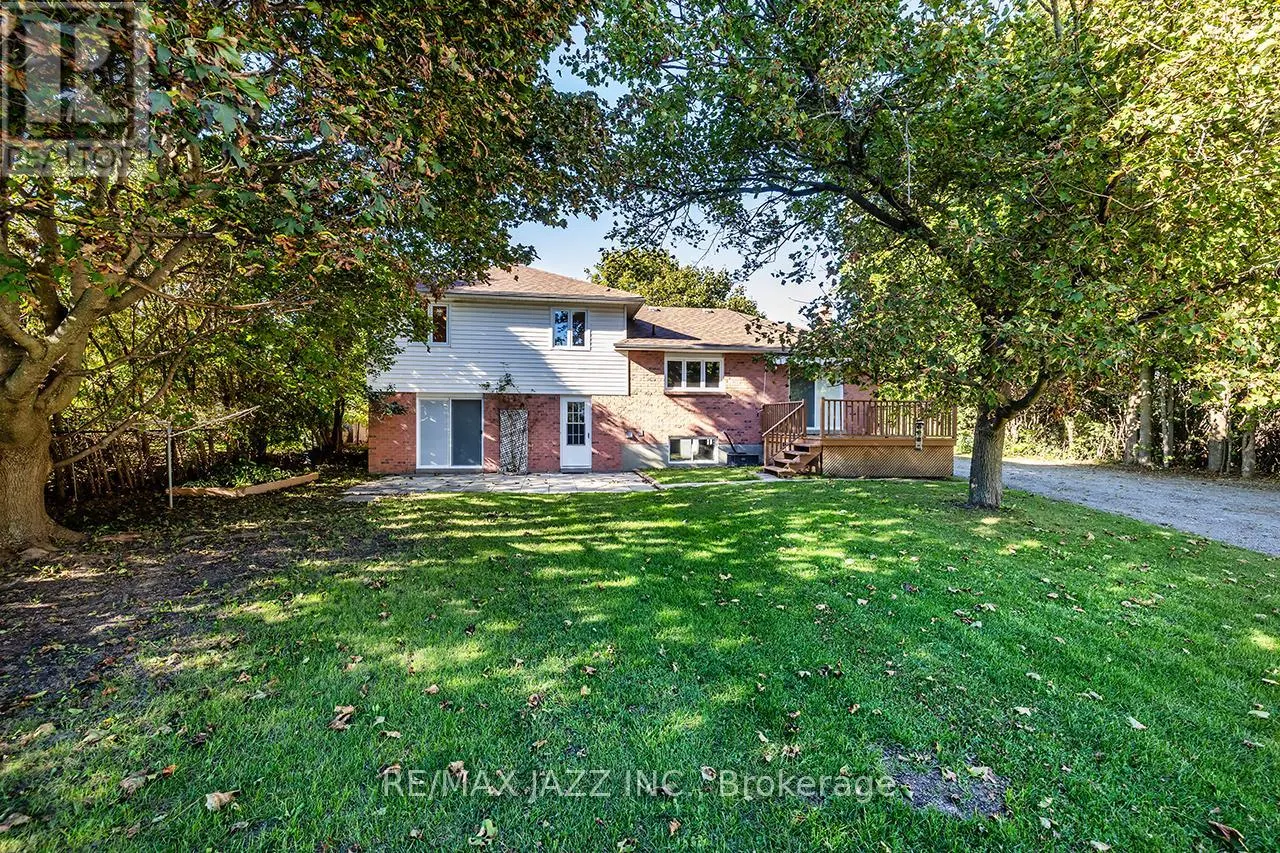 585 MYRTLE ROAD W