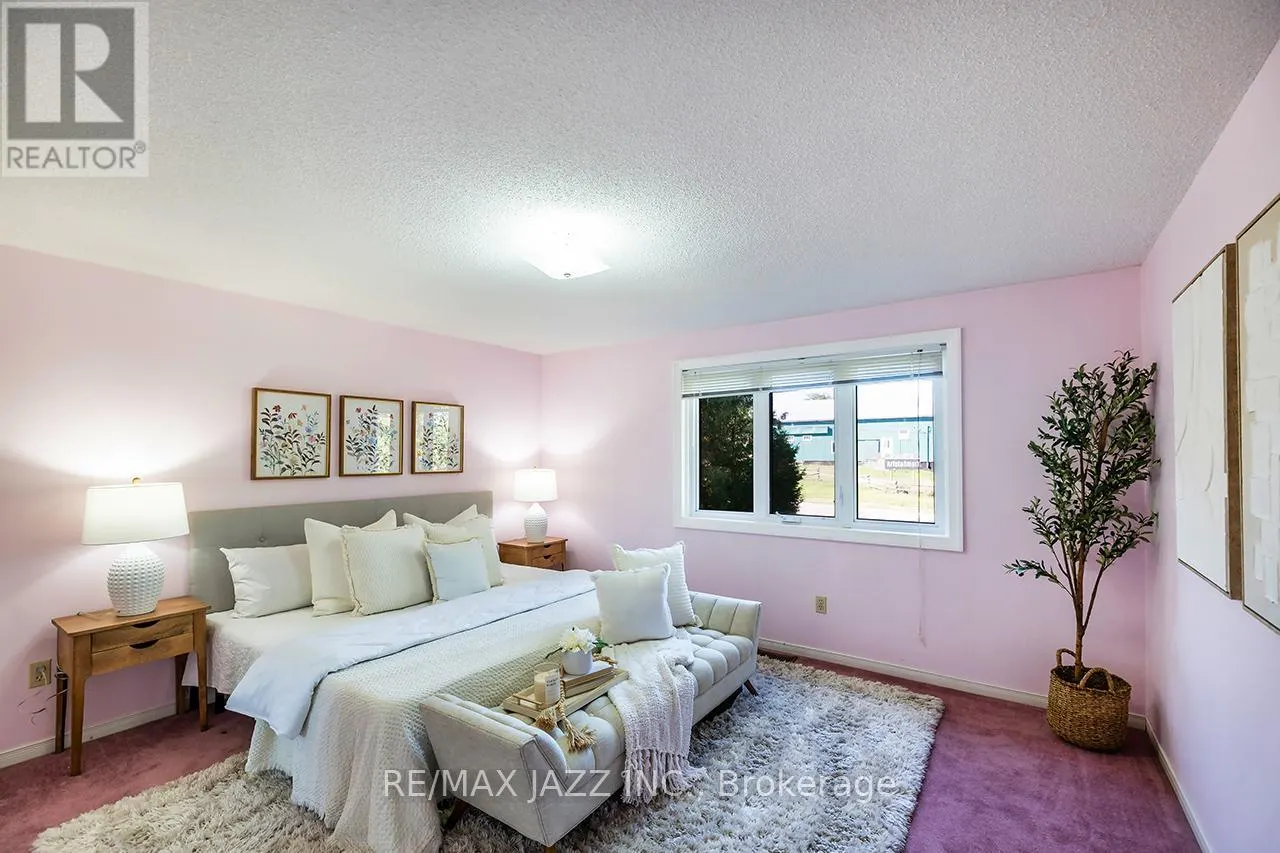 585 MYRTLE ROAD W