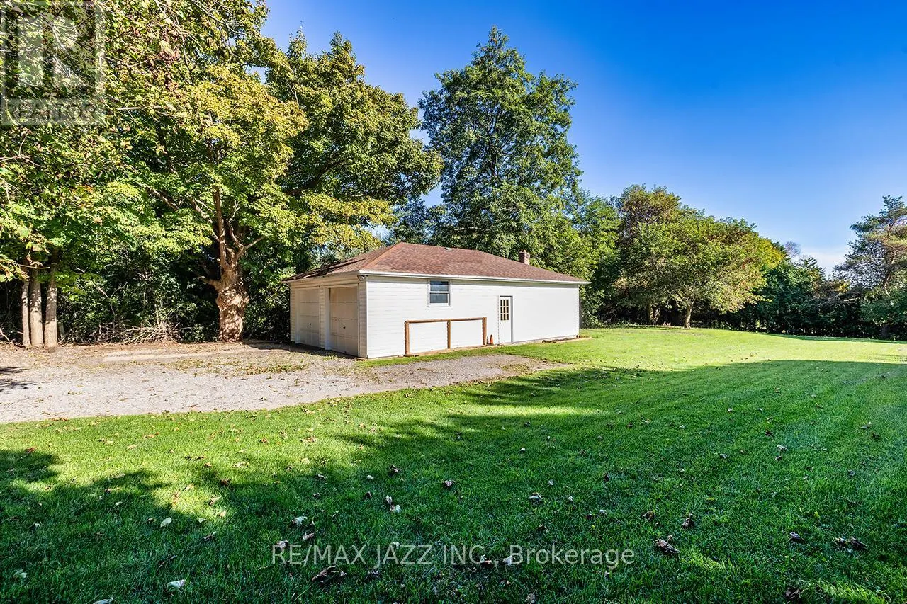 585 MYRTLE ROAD W
