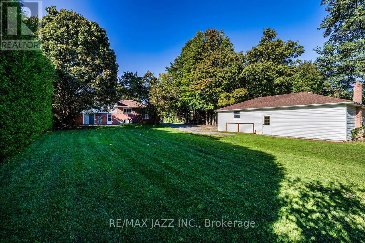 585 MYRTLE ROAD W