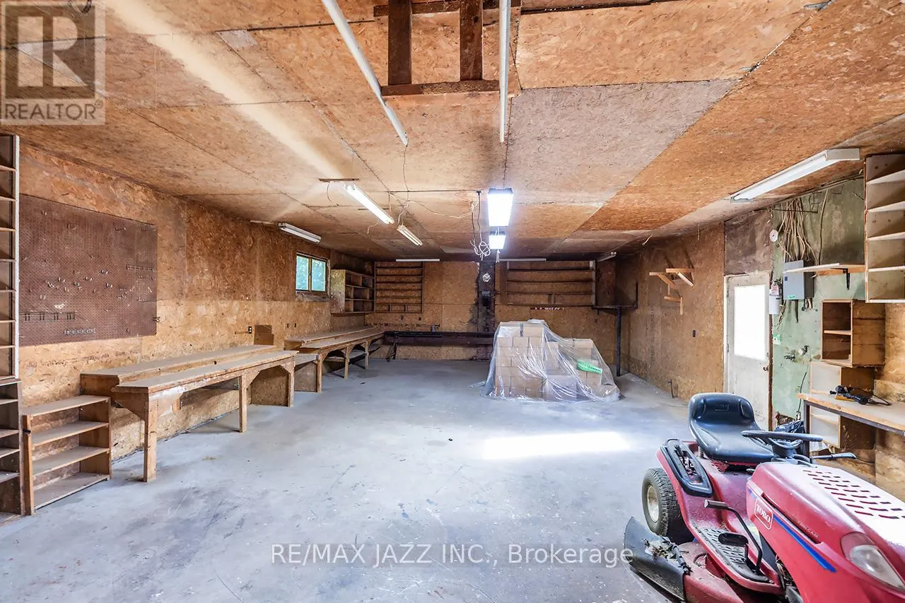 585 MYRTLE ROAD W