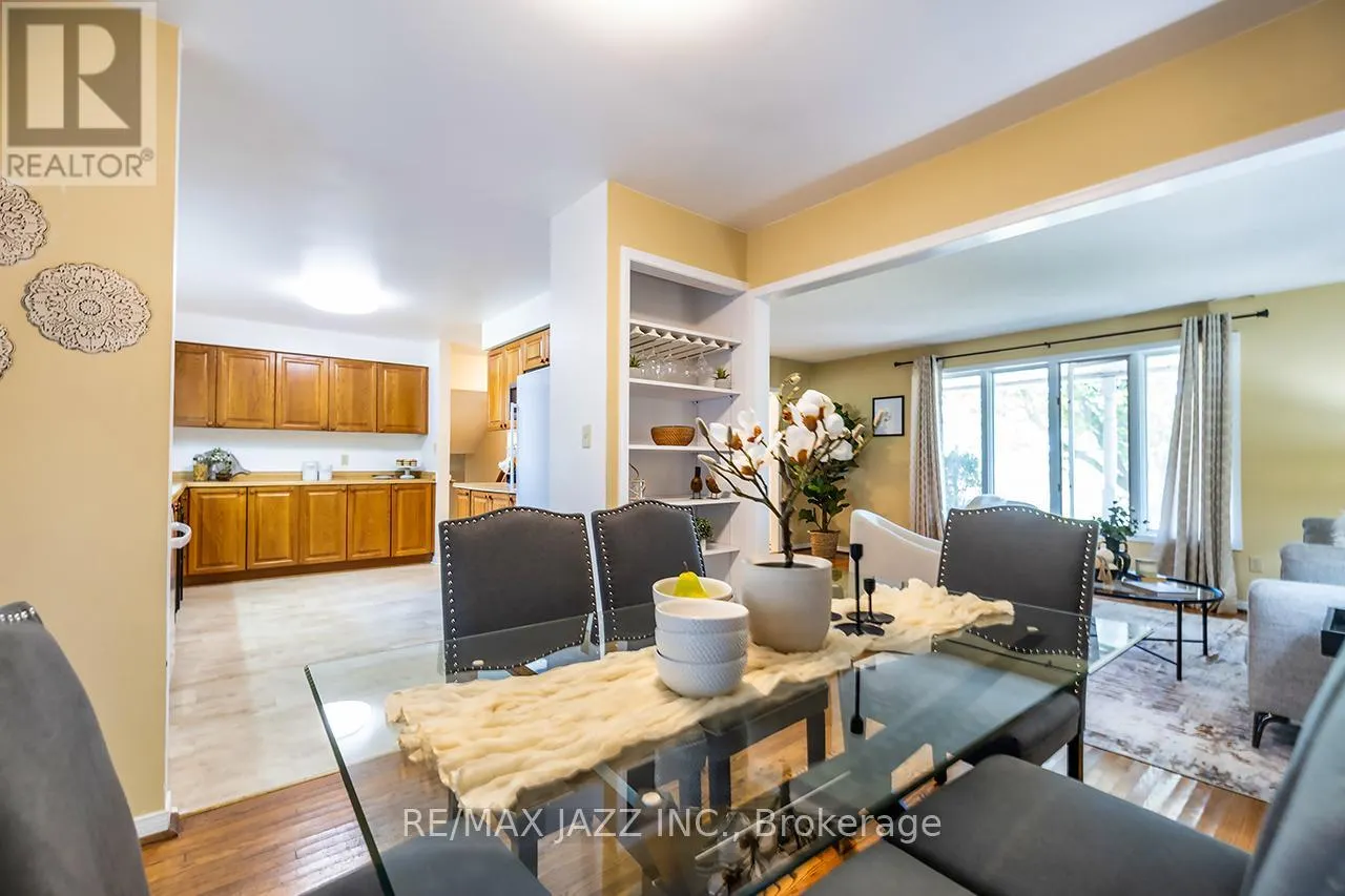 585 MYRTLE ROAD W