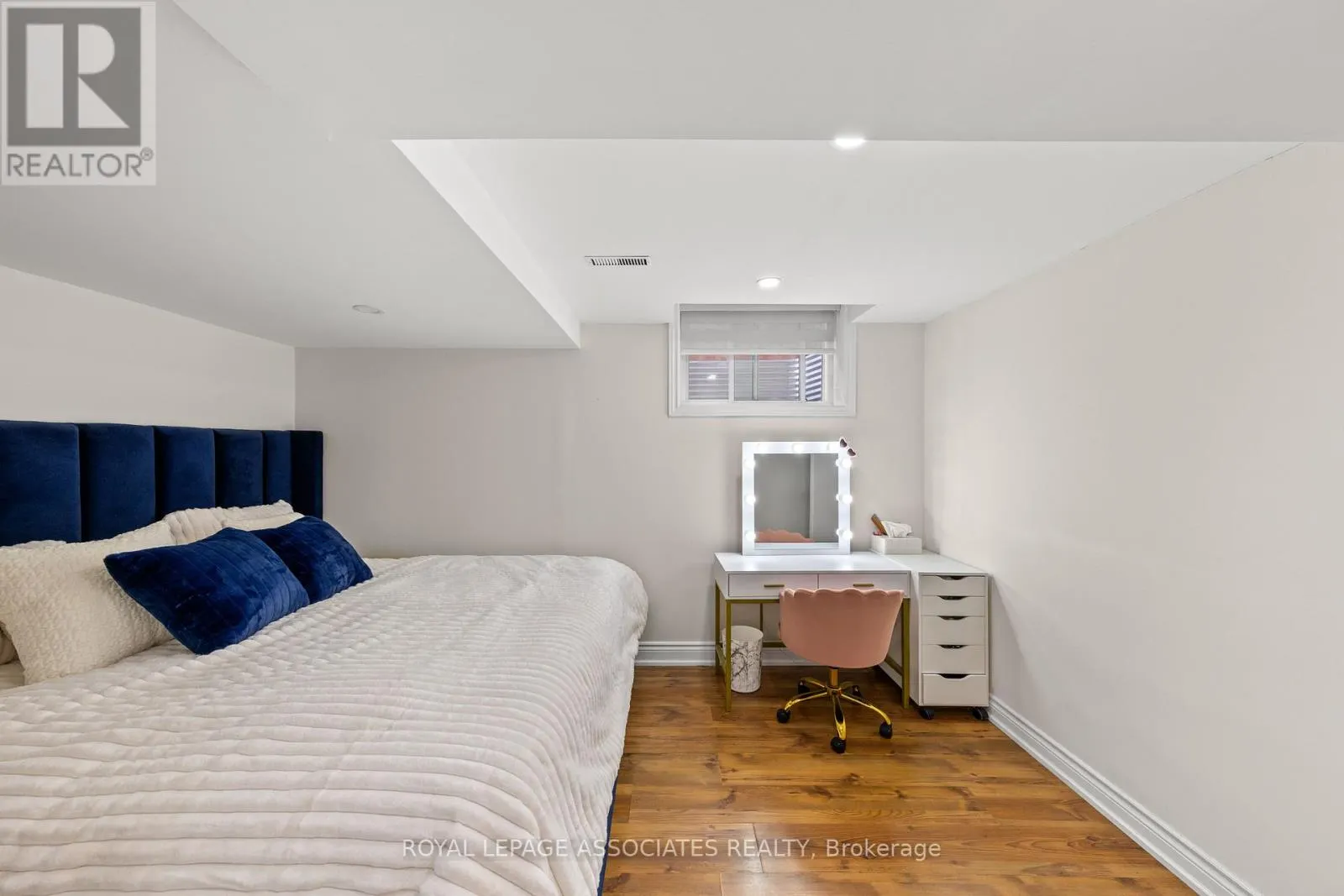 47 WHITEWAY COURT