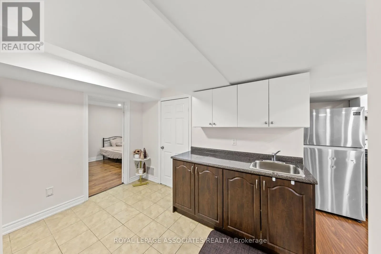 47 WHITEWAY COURT