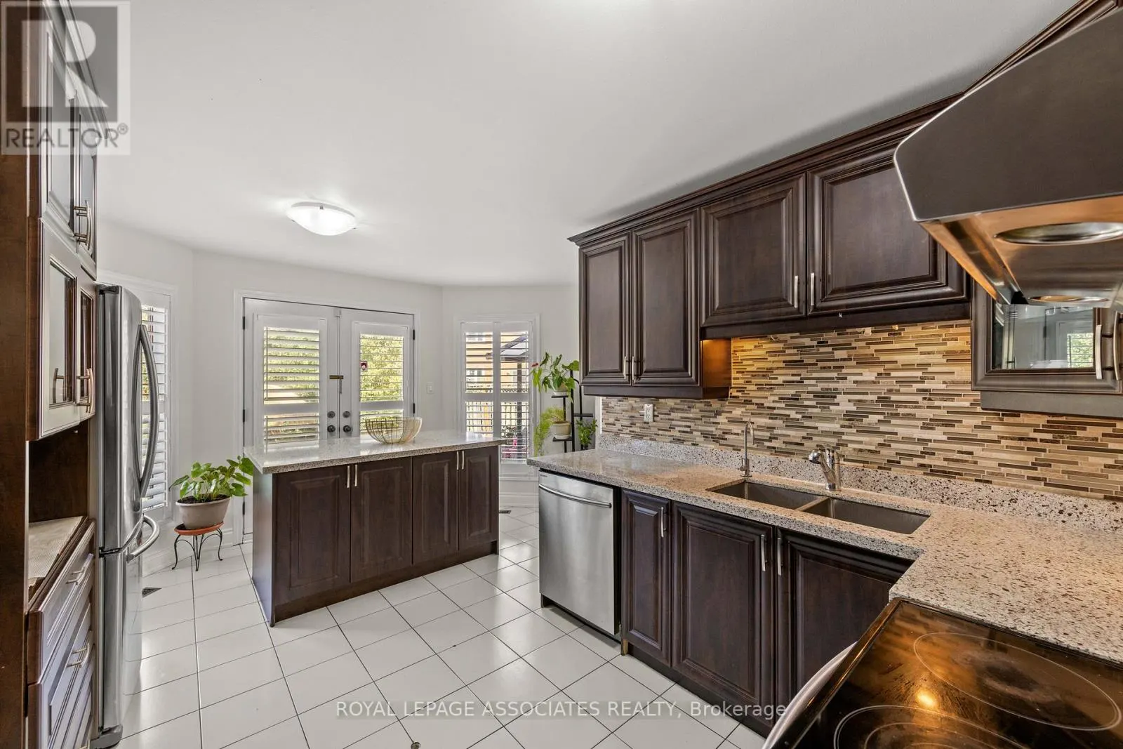 47 WHITEWAY COURT