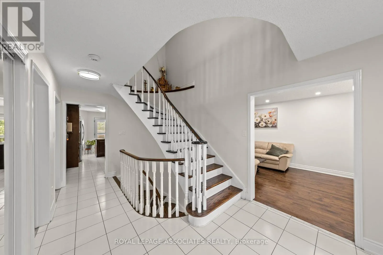 47 WHITEWAY COURT