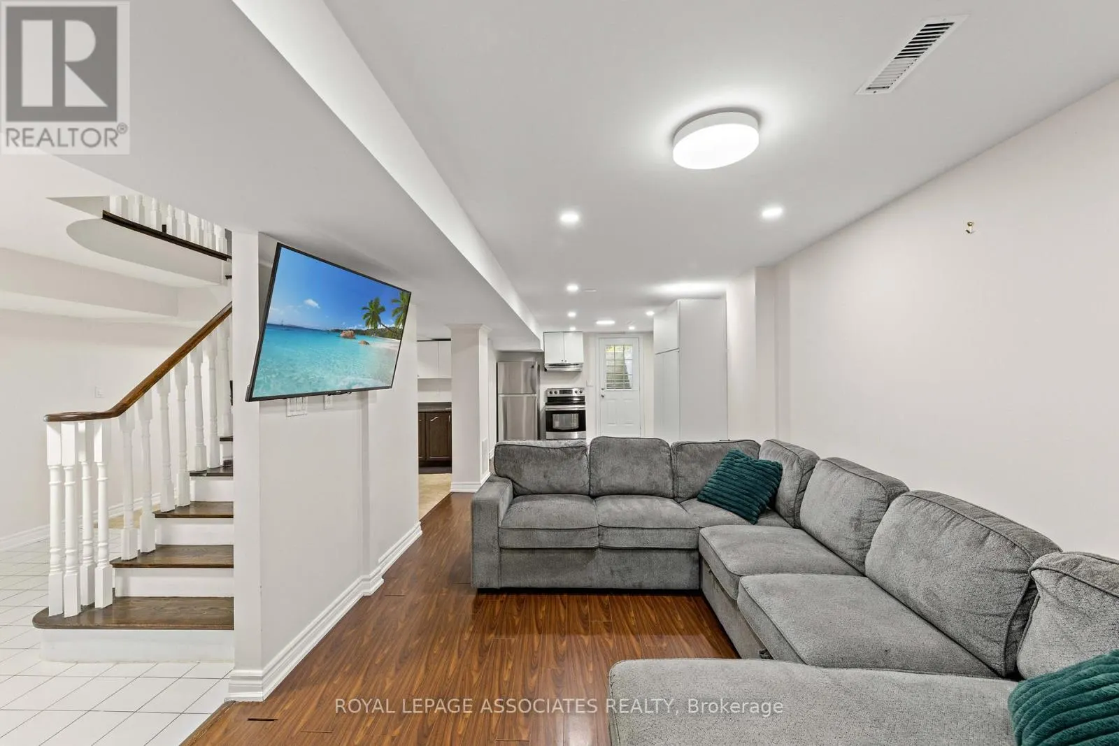 47 WHITEWAY COURT