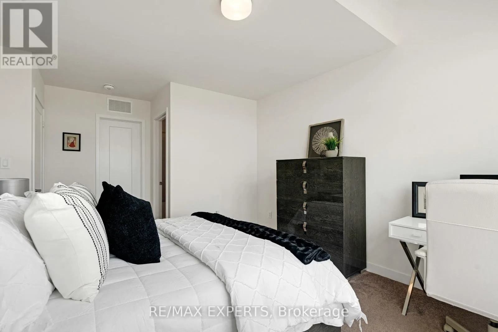 309 - 2550 CASTLEGATE CROSSING W