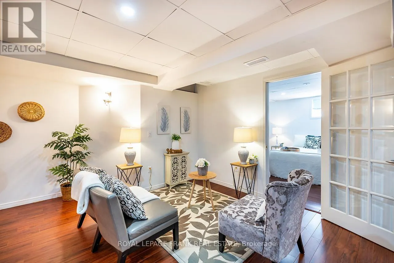 1533 CLEARBROOK DRIVE