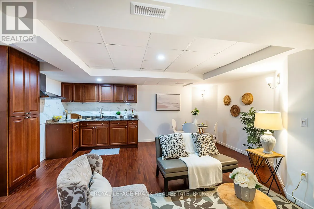 1533 CLEARBROOK DRIVE