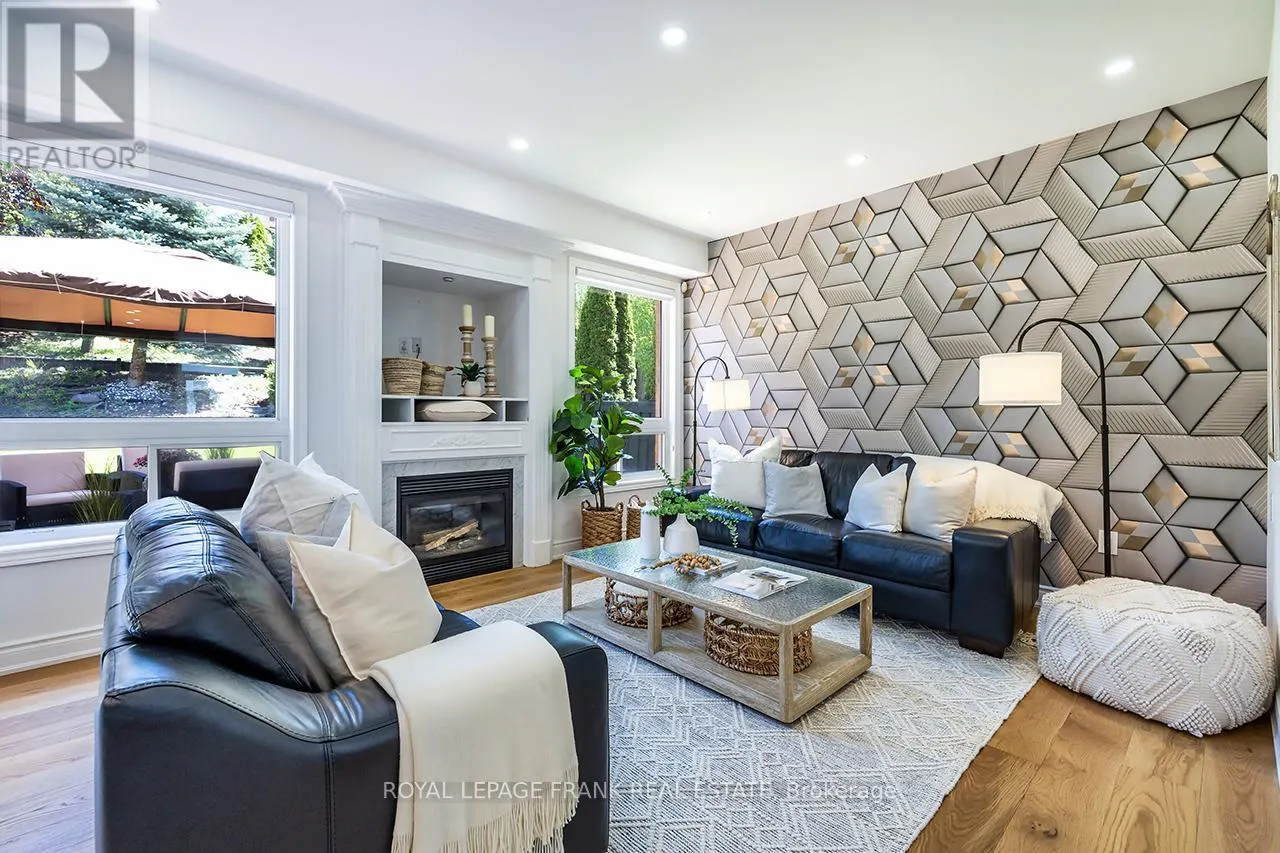 1533 CLEARBROOK DRIVE
