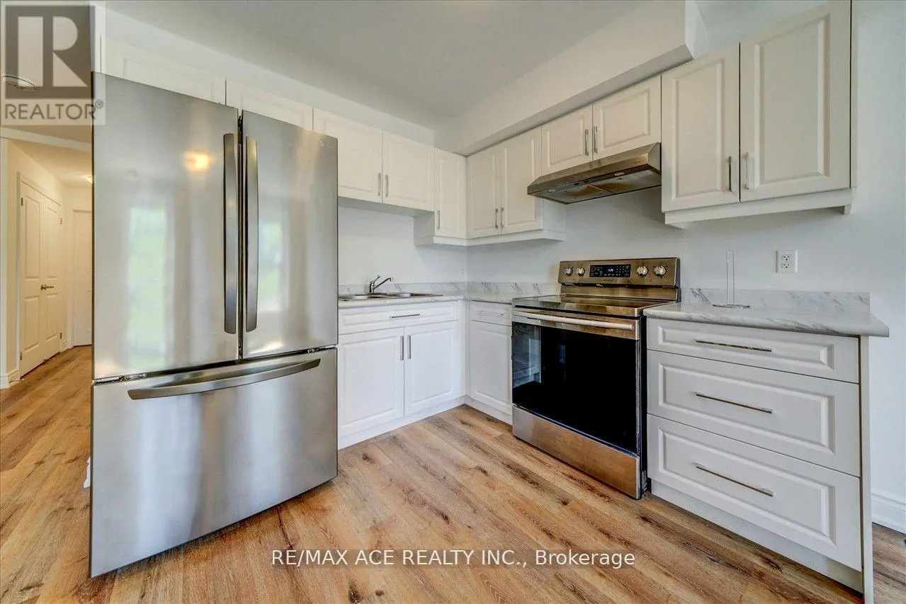 UPPER - 183 MUNRO STREET
