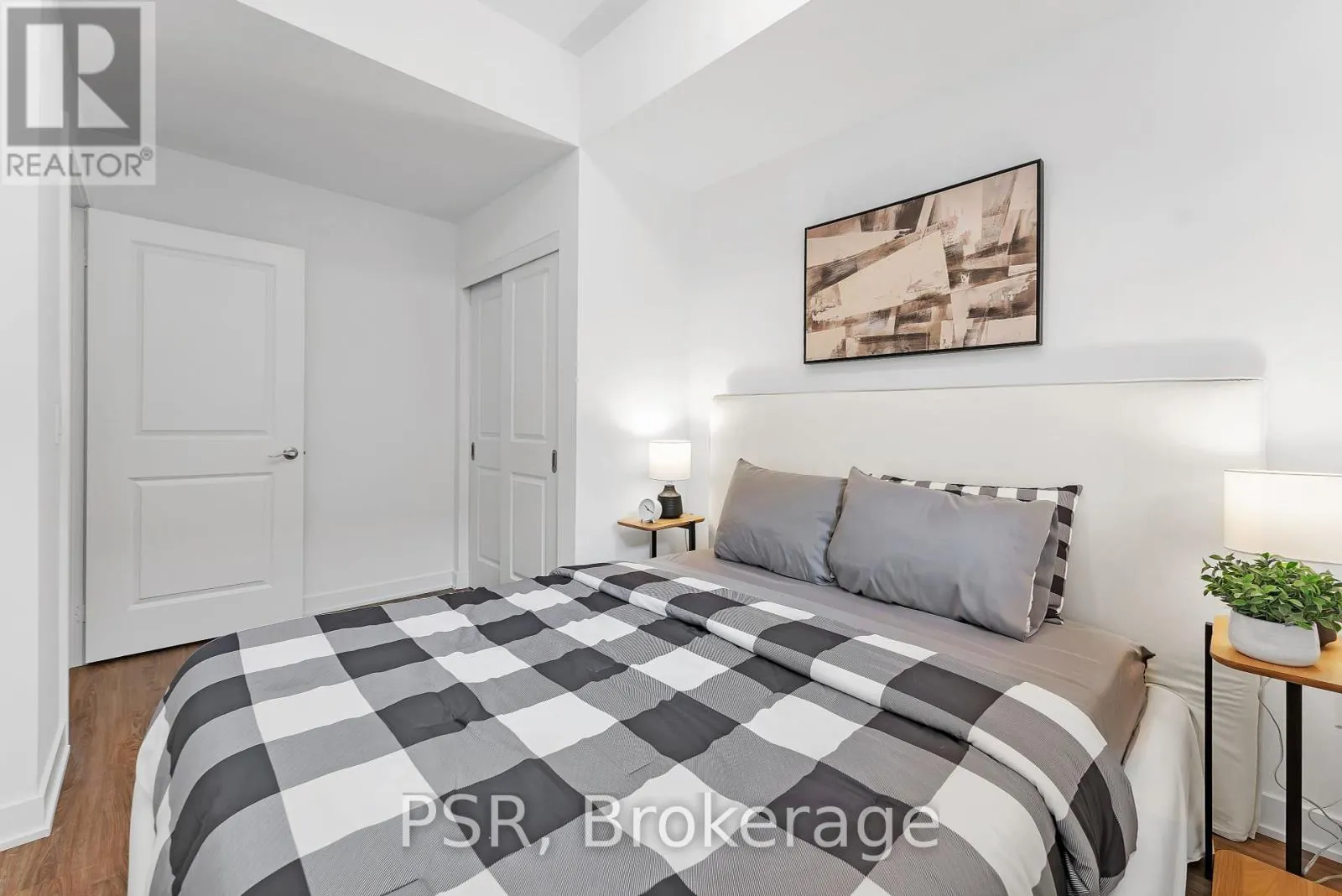 330 - 39 DANFORTH ROAD