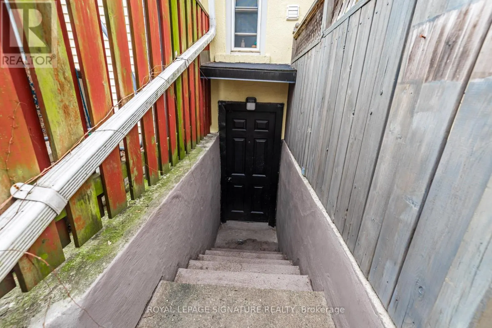 LOWER - 49 STANHOPE AVENUE