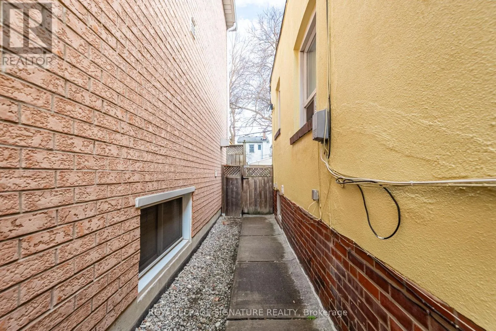 LOWER - 49 STANHOPE AVENUE