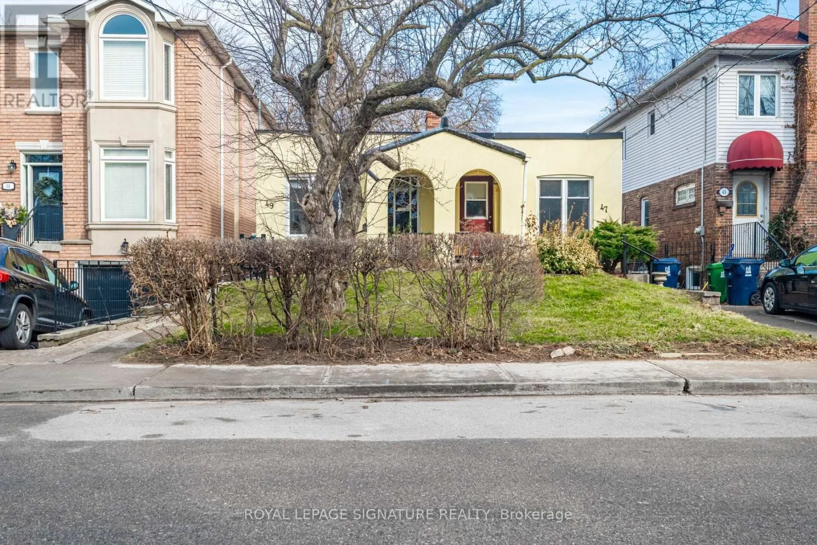LOWER - 49 STANHOPE AVENUE