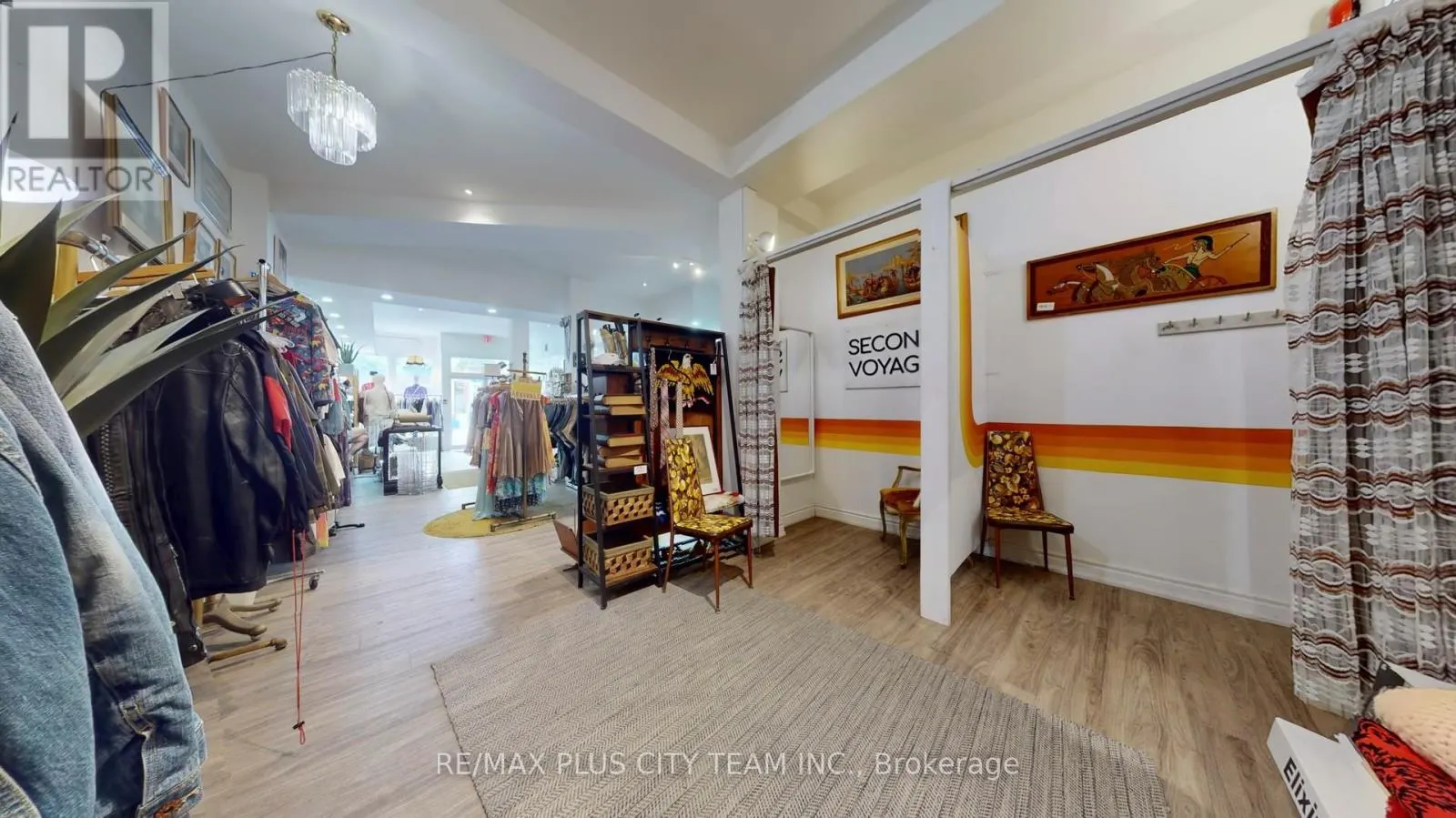 1 - 734 QUEEN STREET E