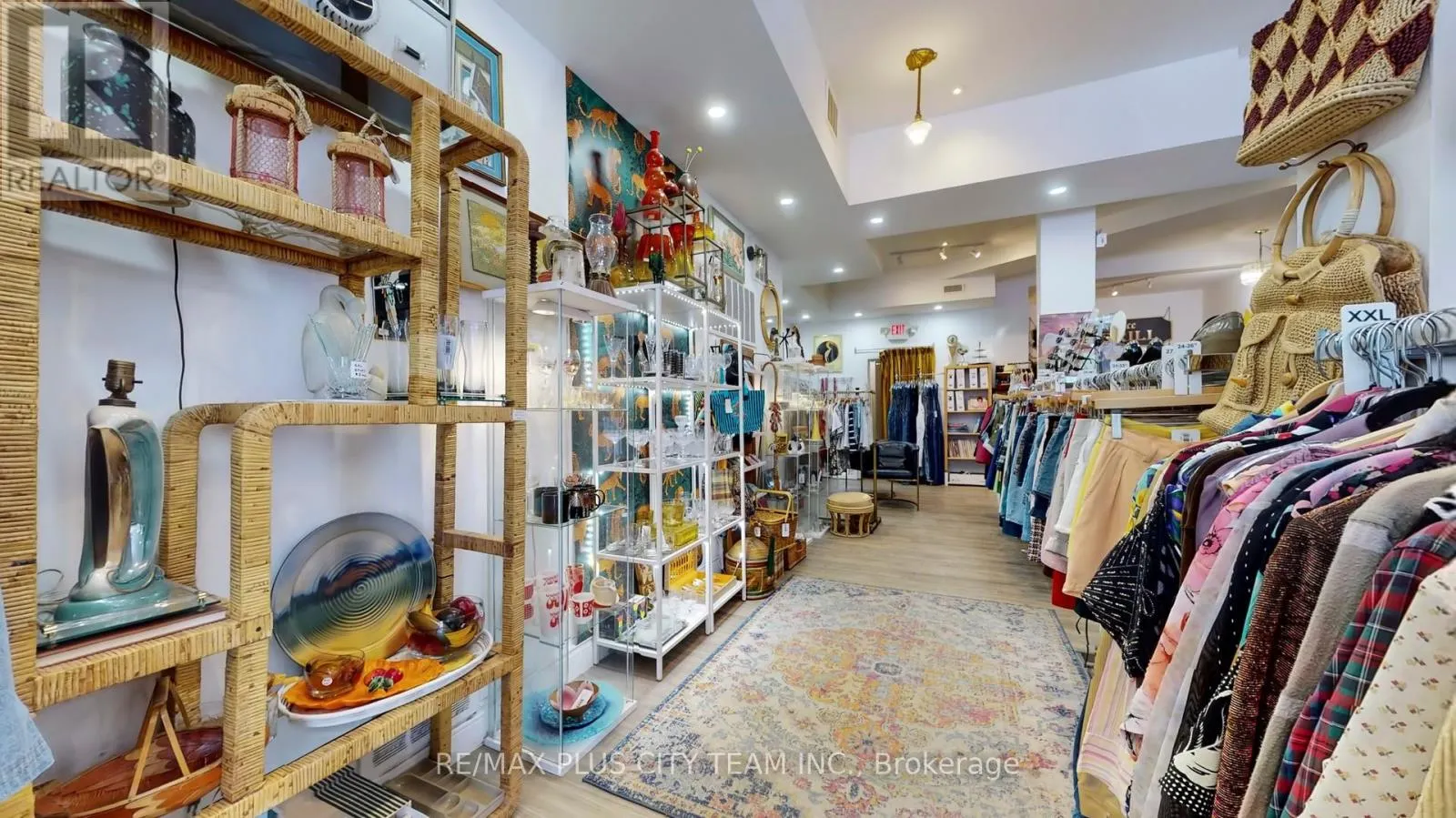 1 - 734 QUEEN STREET E