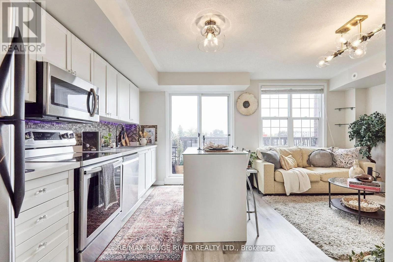 312 - 25 STRANGFORD LANE