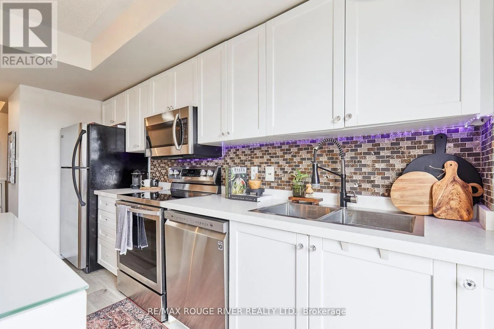312 - 25 STRANGFORD LANE