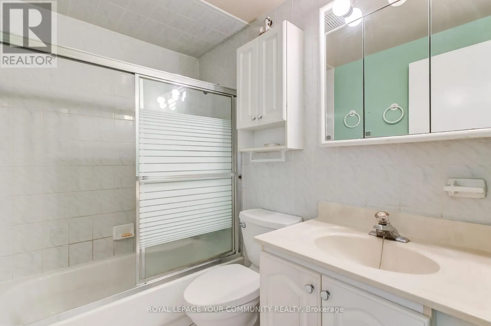 17 TRURO CRESCENT