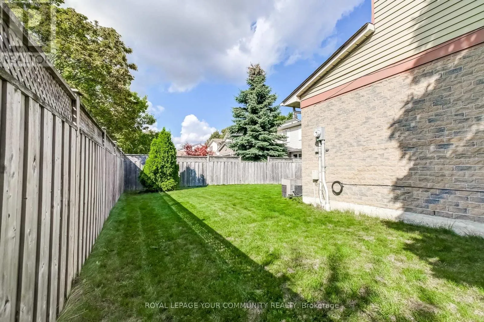 17 TRURO CRESCENT