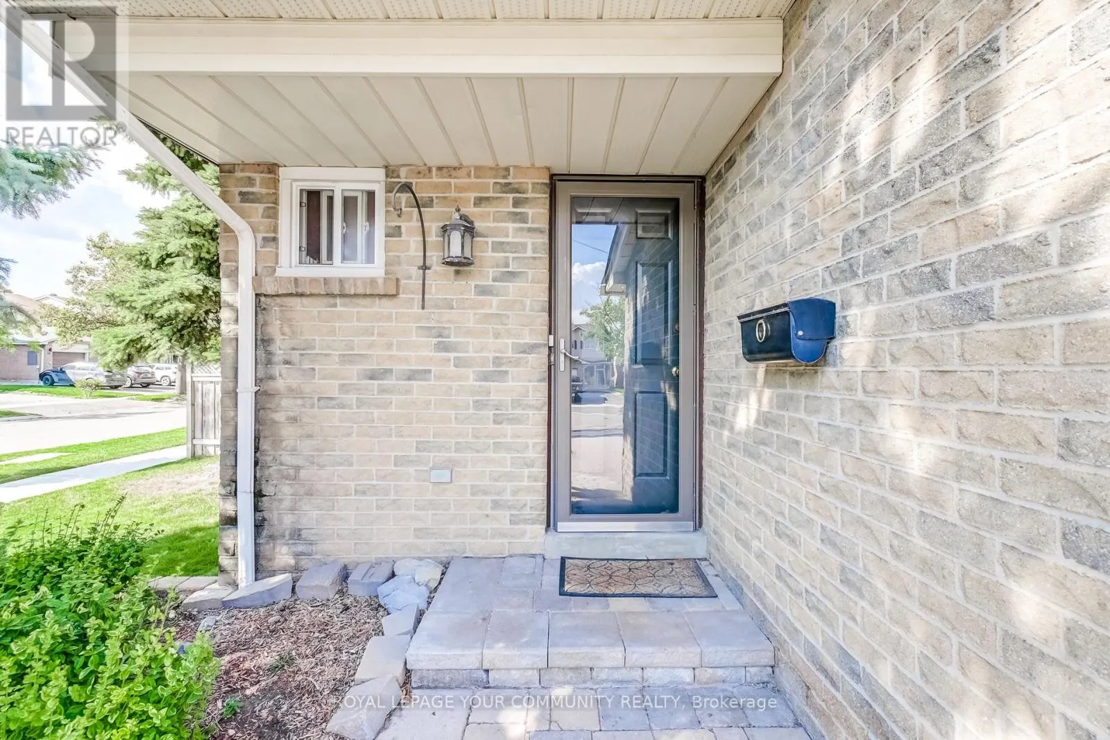 17 TRURO CRESCENT