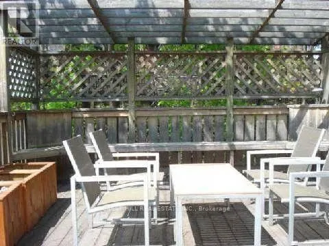 44 TENNIS CRESCENT