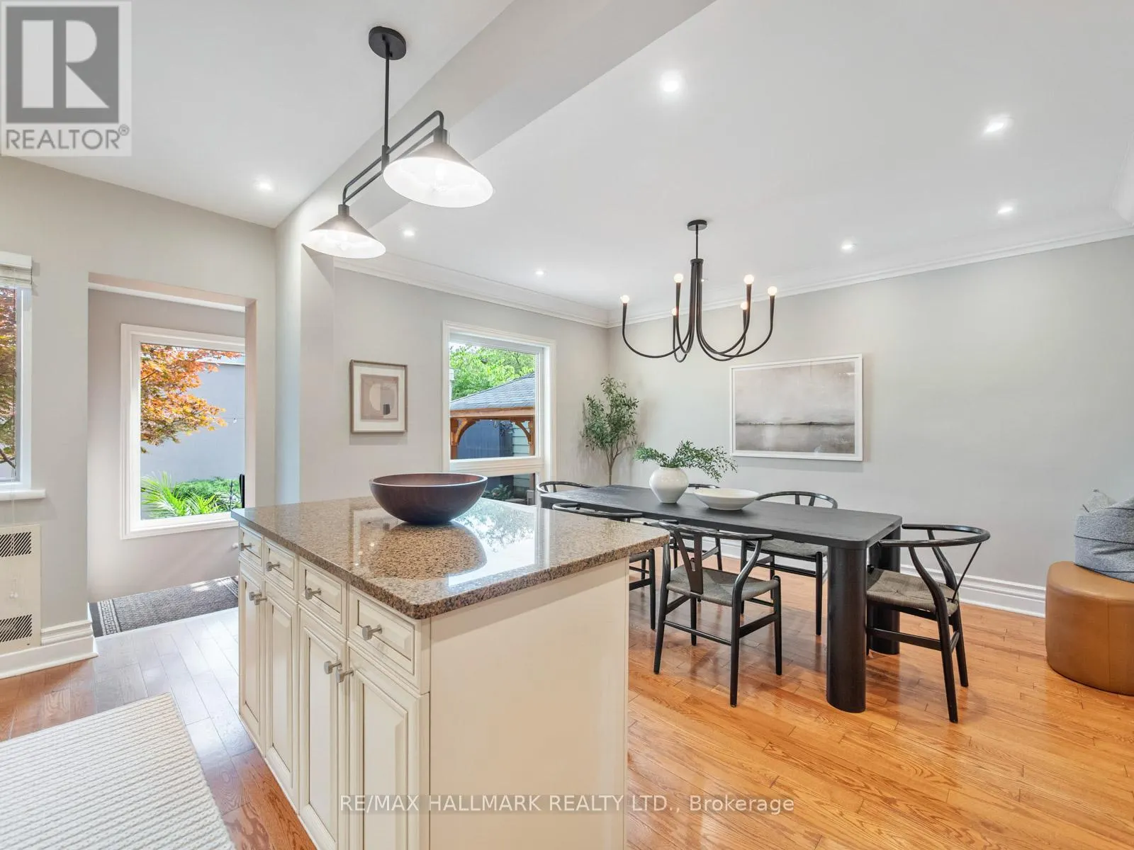 839 CARLAW AVENUE