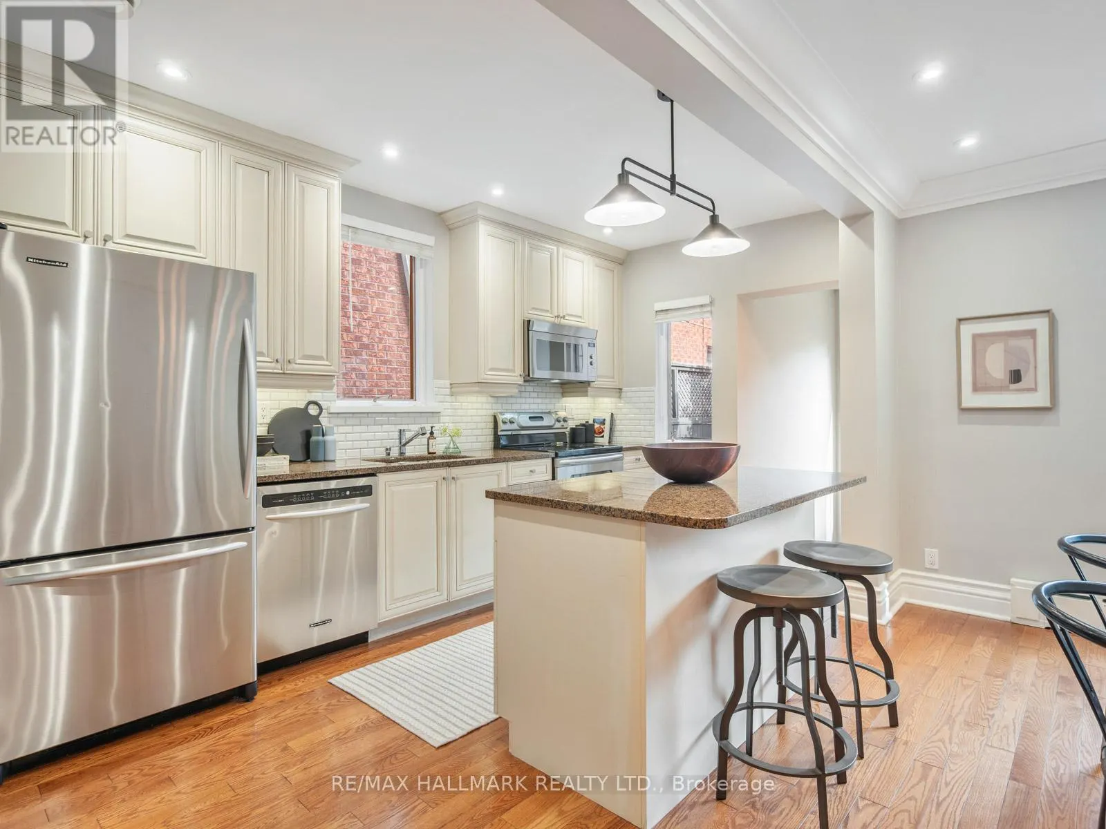 839 CARLAW AVENUE